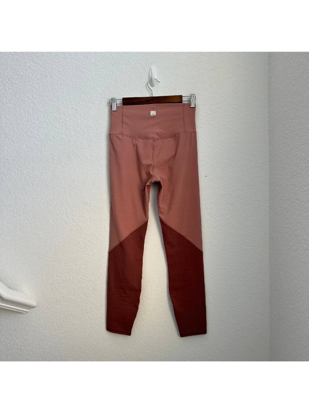 Vuori Leggings Women's Size M Pink Two-Tone High Rise Athletic Pants VW460 - Picture 2 of 11